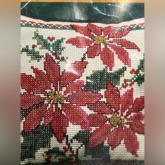 Vintage embroidery poinsettia pillow kit, new - Picture 3 of 5